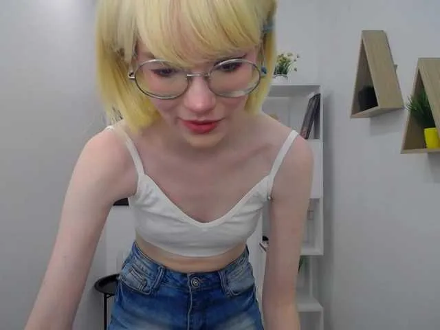 Live sex webcam photo for GentleFlow #275589267