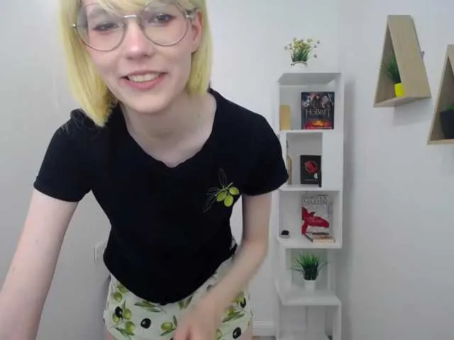 Live sex webcam photo for GentleFlow #275606869