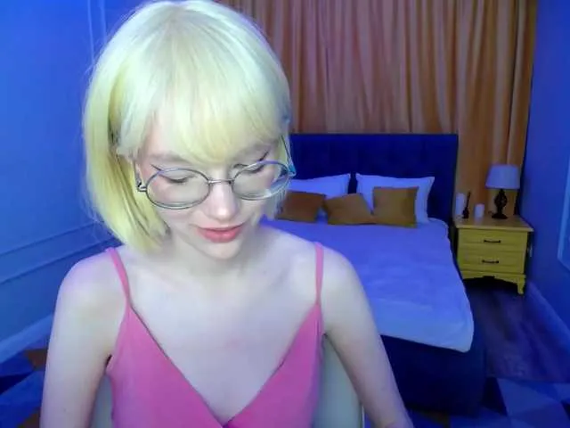 Live sex webcam photo for GentleFlow #275687199