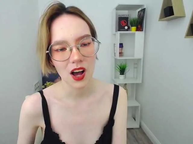 Live sex webcam photo for GentleFlow #276259242