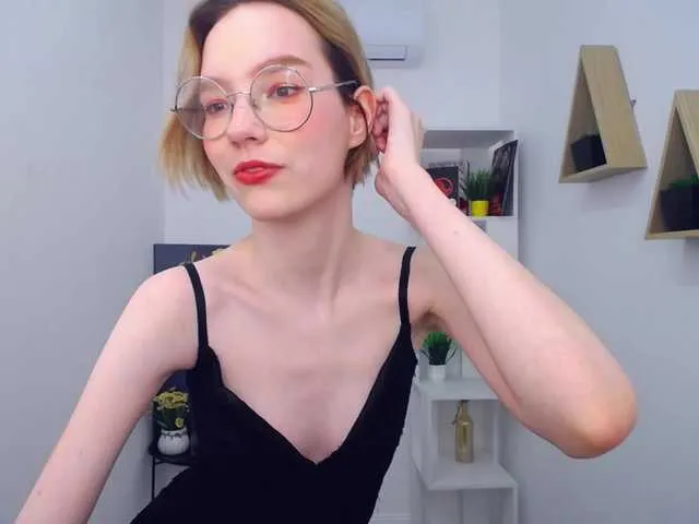 Live sex webcam photo for GentleFlow #276478055