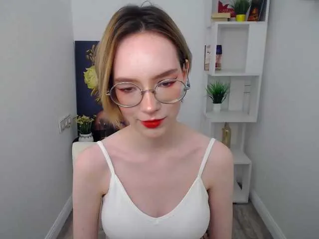 Live sex webcam photo for GentleFlow #276572944