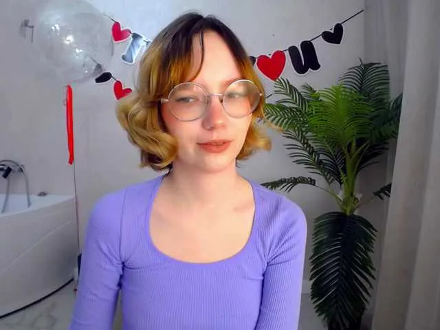 Live sex webcam photo for GentleFlow #277358771