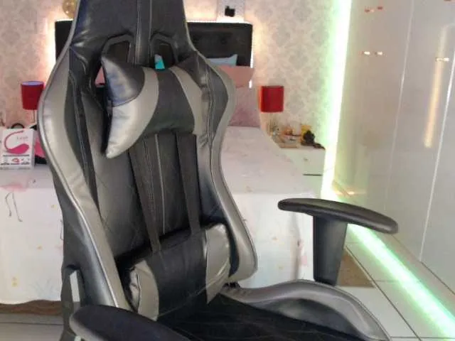 Live sex webcam photo for Geovanabecker #275020898