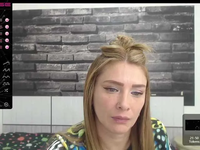 Live sex webcam photo for Geovanafranco #273232252