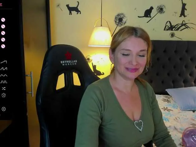 Live sex webcam photo for Geovanafranco #277508511