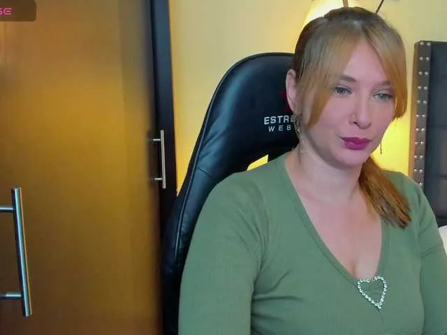 Live sex webcam photo for Geovanafranco #277575574