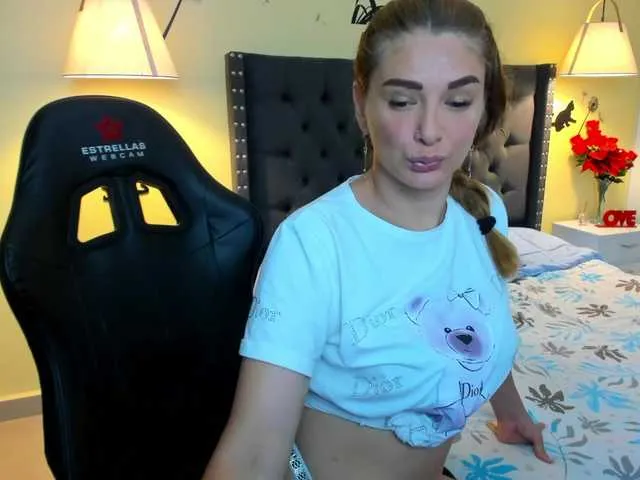 Live sex webcam photo for Geovanafranco #277750504