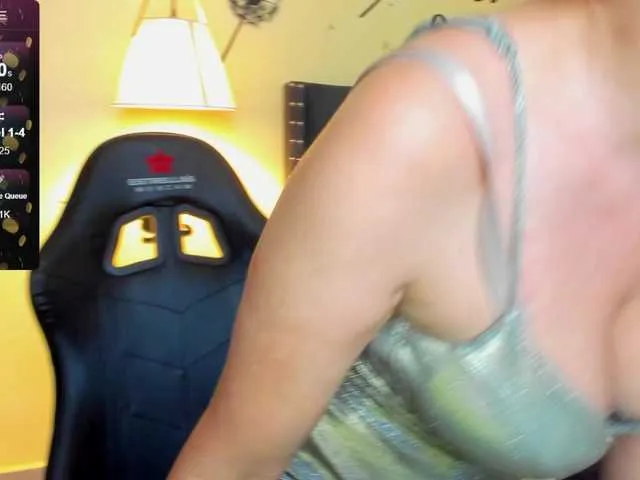 Live sex webcam photo for Geovanafranco #277792425