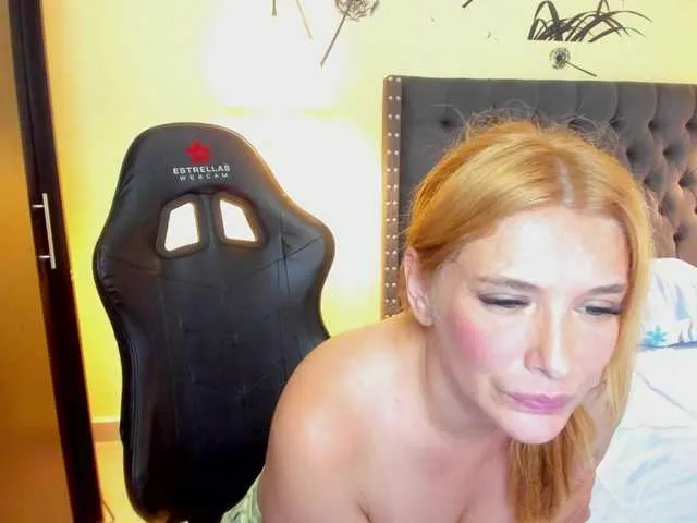 Live sex webcam photo for Geovanafranco #277966712