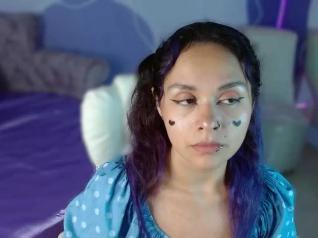 Live sex webcam photo for GeralRose8 #277922899