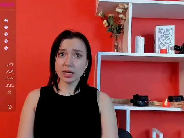 Live sex webcam photo for GeraldinaFran #273231499
