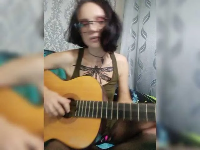 Live sex webcam photo for GerdaRaa #271717698