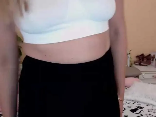 Live sex webcam photo for GessaBelluci #276449345