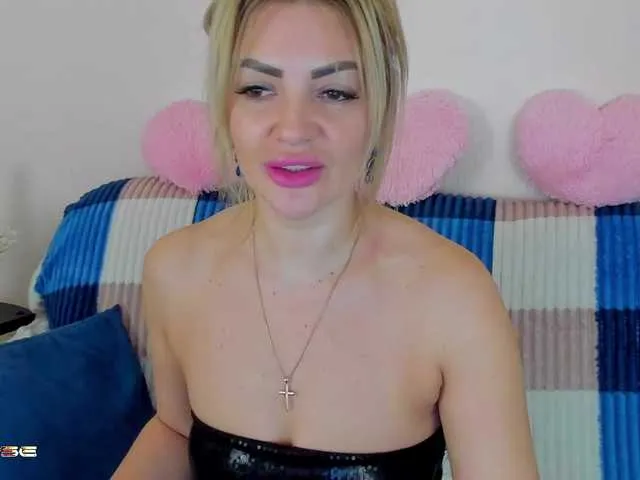 Live sex webcam photo for GessaBelluci #277546475