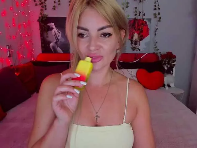 Live sex webcam photo for GessaBelluci #291404256