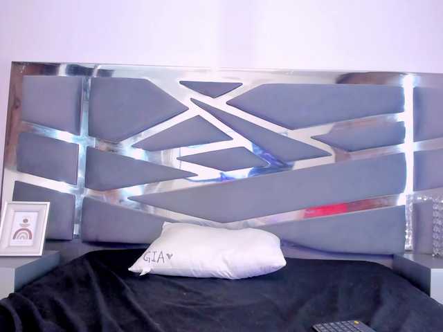 Live sex webcam photo for GiaClark01 #275537727