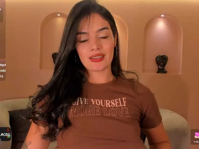 Live sex webcam photo for GiaFerrara #290485830