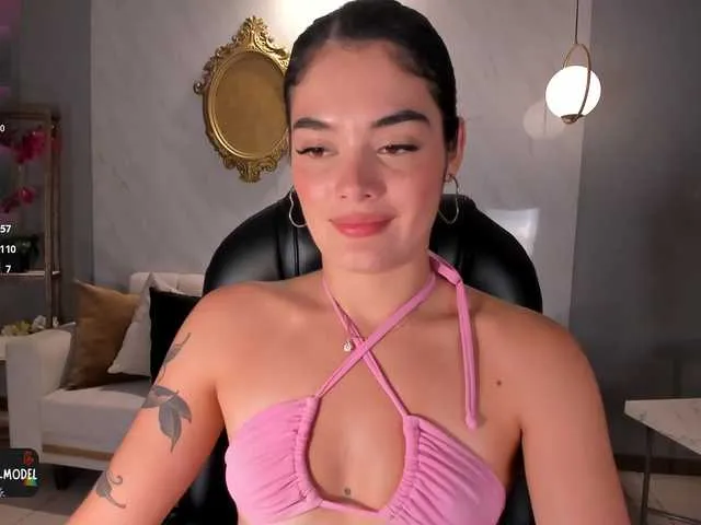 Live sex webcam photo for GiaFerrara #290843497