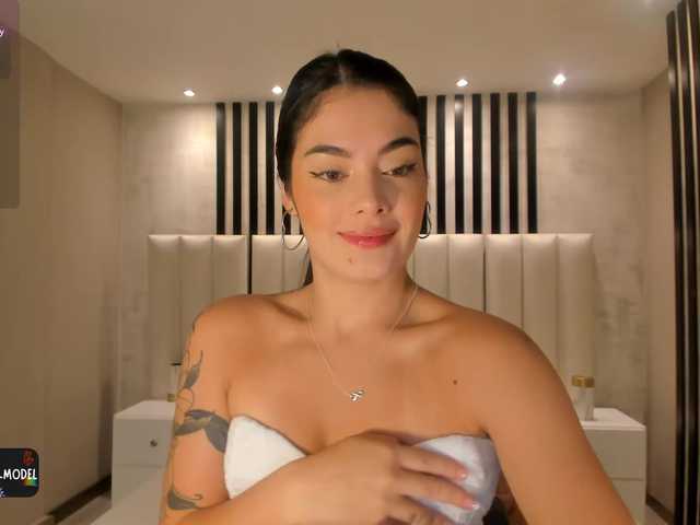 Live sex webcam photo for GiaFerrara #291009224