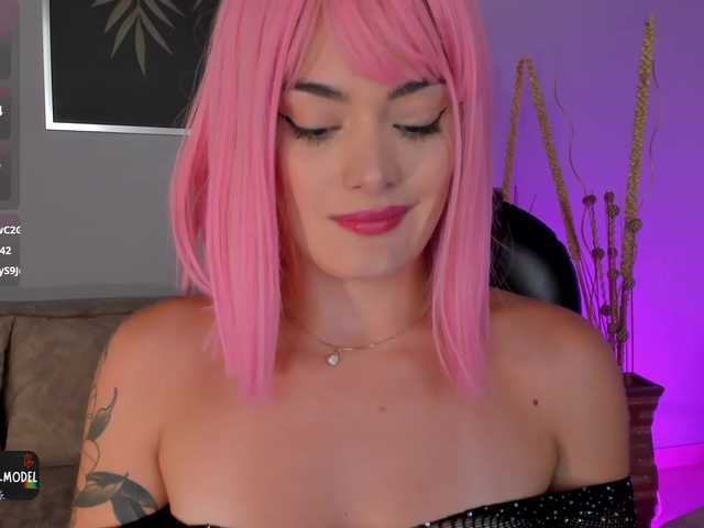 Live sex webcam photo for GiaFerrara #291242310