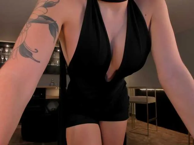 Live sex webcam photo for GiaFerrara #294148425