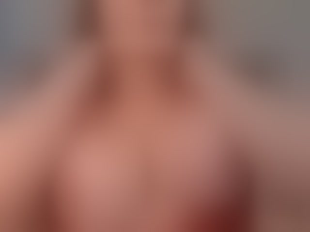 Live sex webcam photo for GiaFerrara #294183560