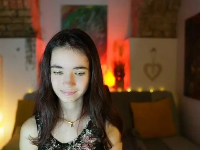 Live sex webcam photo for GiaPaige18 #290346638