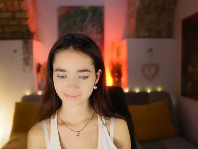 Live sex webcam photo for GiaPaige18 #290367580