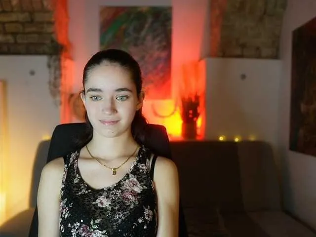 Live sex webcam photo for GiaPaige18 #290590863