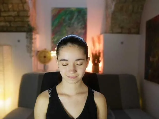 Live sex webcam photo for GiaPaige18 #290669104