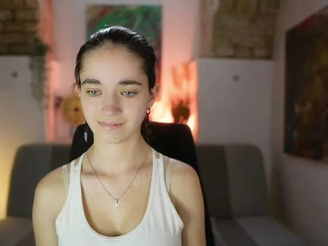 Live sex webcam photo for GiaPaige18 #290902681