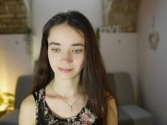 Live sex webcam photo for GiaPaige18 #290984479