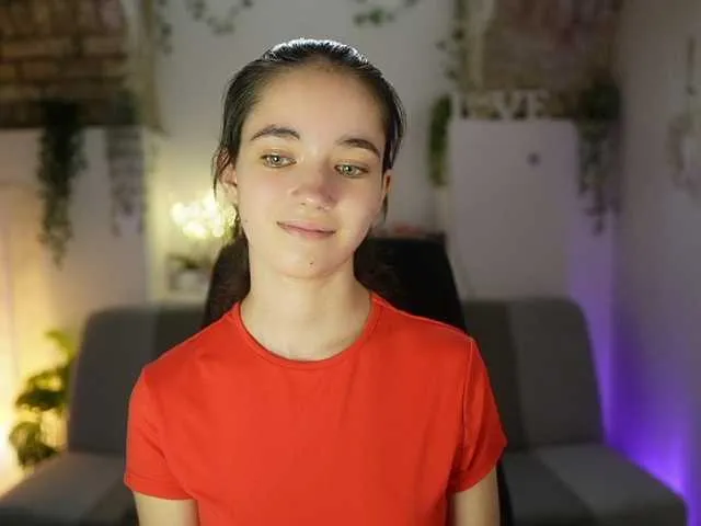 Live sex webcam photo for GiaPaige18 #291178858