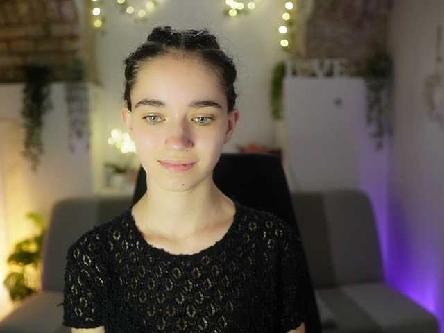 Live sex webcam photo for GiaPaige18 #291198824