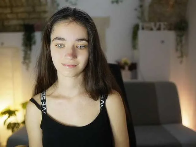 Live sex webcam photo for GiaPaige18 #291285535