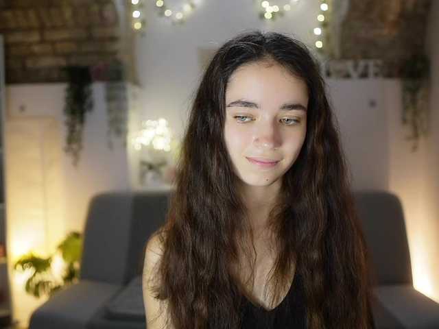 Live sex webcam photo for GiaPaige18 #291352992