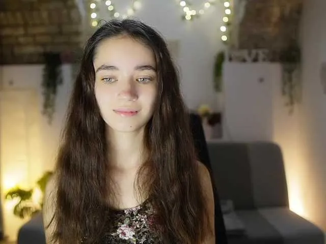 Live sex webcam photo for GiaPaige18 #291359678