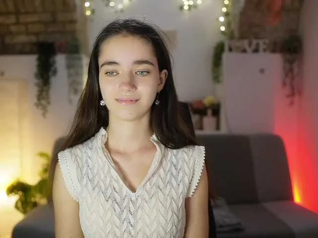 Live sex webcam photo for GiaPaige18 #291595040