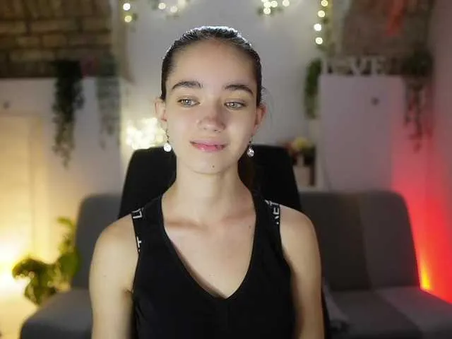 Live sex webcam photo for GiaPaige18 #291608707