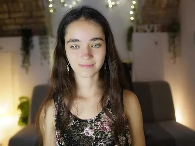 Live sex webcam photo for GiaPaige18 #291772235