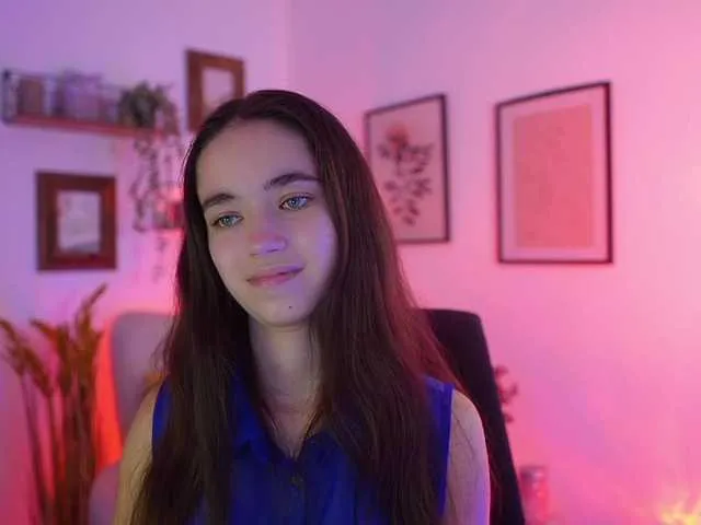 Live sex webcam photo for GiaPaige18 #291852303