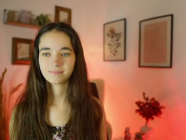 Live sex webcam photo for GiaPaige18 #291878790