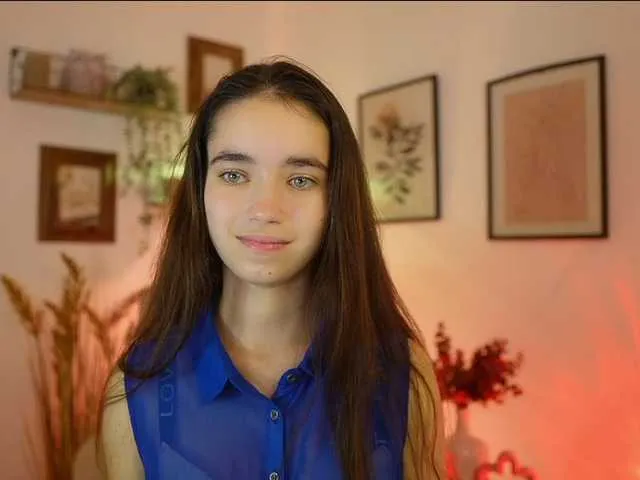 Live sex webcam photo for GiaPaige18 #292178085