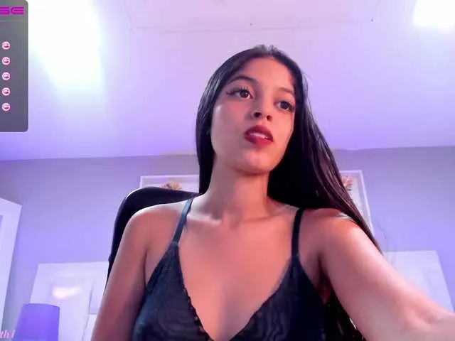 Live sex webcam photo for GiaSmith-1 #271844372