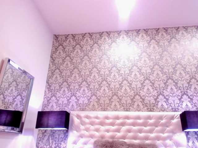 Live sex webcam photo for GiaSmith-1 #272140083