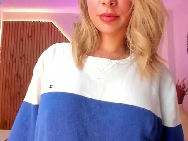 Live sex webcam photo for GianaWatson #274465300
