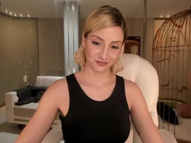 Live sex webcam photo for GigiElliot #273006925