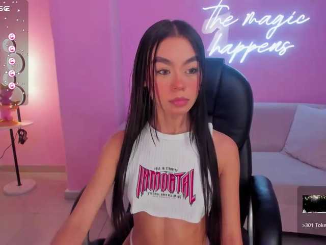 Live sex webcam photo for GigiLee #276935139