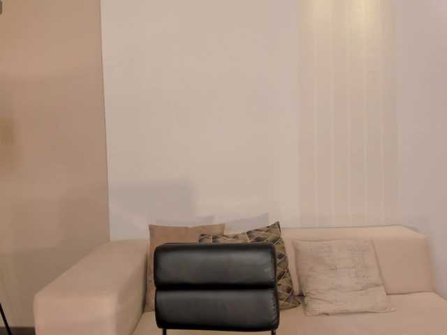 Live sex webcam photo for GigiLee #285645844